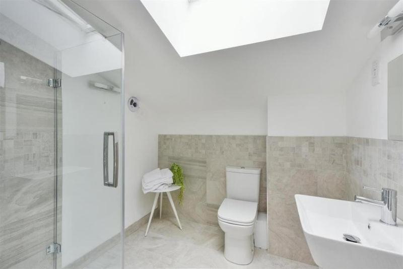 Ferienwohnung Uttsav Green - Affordable London Zone 3 - Accessible Public Transport Exterior foto